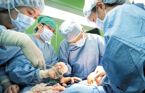 �Ѹ��밭�����ɺ��� ����ΰ� �̱ٿ� ����(������ �� ��°)�� �ڱð�ι��������� ������ ����Ǵ� �ӽźο��� �����ڱð�κ��ռ��� �ϰ� �ִ�.