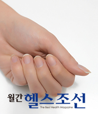 
	손톱은 혈액순환의 원활함을 보여주는 지표다. 원래 손톱은 투명해서 손톱 밑의 색이 비쳐나기 때문이다.
