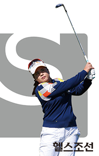 2014 LPGA  ϳȯèǾʿ ϰ ִ κ. ȥ  ȥ ġ  ȸ  κ 4 ߴ. 