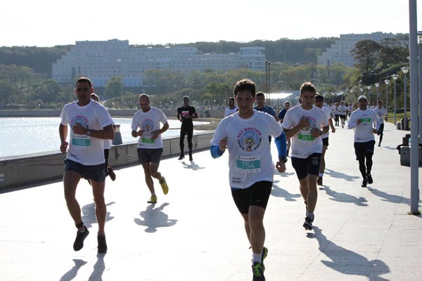 지난 해 블라디보스톡 국제마라톤 참가자들의 달리는 모습