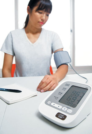 젊은 고혈압을 초기에 관리하기 위해서는 30대부터 두 달 간격으로