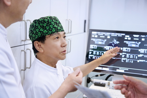 적절한 백내장수술시기 알아보자