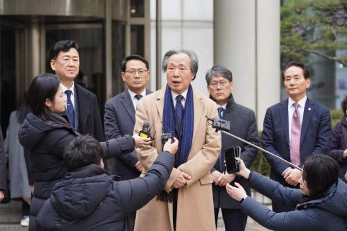 ���⼮ ���ΰǰ�������� �̻����� ���ȸ�縦 ���� ���� �� ���Ҽ� �׼ҽ� �����Ͽ� �����ߴ�. / ���� ����=���ΰǰ��������