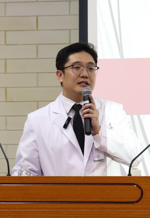 ������ ������ ���Ǹ� �ϰ� �ִ�.