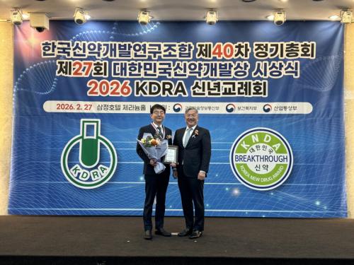 ���ʺ��� �Ƶ� �տ��� ����, �ž����� ������ �̻���.(��������=�ѱ��žళ�߿�������)