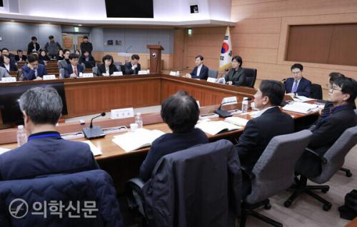 2026�⵵ ��2�� ���ο��ݱ�ݿ������ȸ ȸ�� ����. / ��������=������