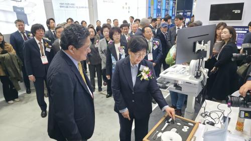 KIMES 2026���� ���Ǻ����� ������ ����� ���� ��ǰ�� �ÿ��غ��� �ִ�.