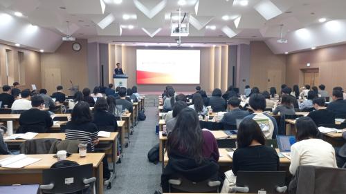 �ѱ�������̿���ȸ�� 23�� ������ 'Ʈ���� 2�� �Ǿ�ǰ ��å ��ȭ, ���� ���� ����' ���̳�.