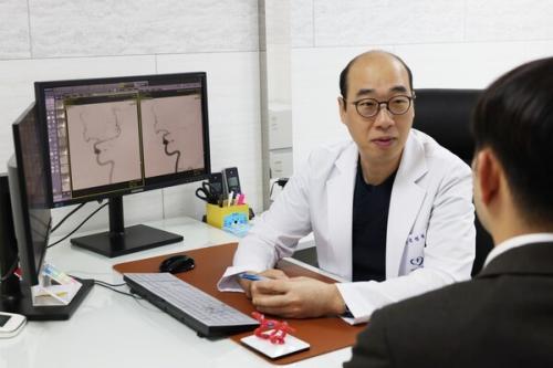 �����ɳ�������ȯ����&nbsp;�輺�� ������ �����ϴ� ���