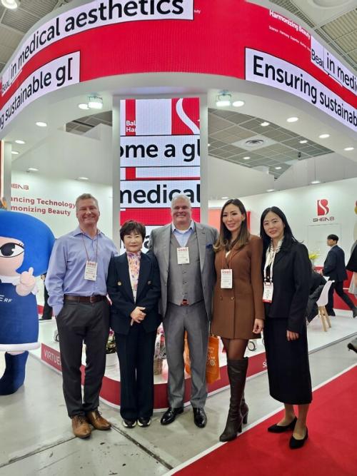 �������� �ι�° ������ ������ ��ǥ, �������� ù��° ������ ������ �̻簡 �ؿ� ���̾��� �Բ� ��� ���ϰ� �ִ�.��������=������