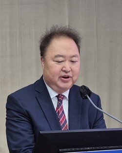 �輺�� �̻���