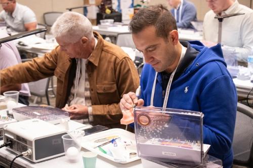 AAID   ¿ ڵ Ƽ ǰ  üϰ ִ.