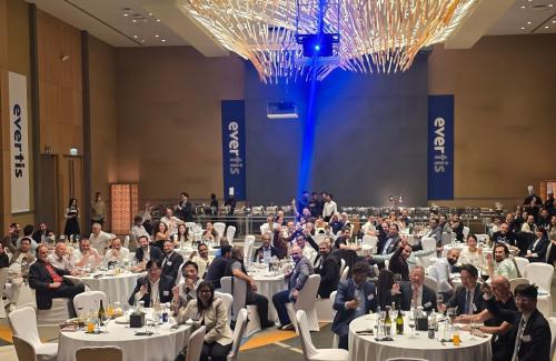 �߽����� AEEDC Dubai 2026 ���� �Ⱓ�� �۷ι� �ֿ� ���� �� ���̾ ��û�� 'Shinhung Night'�� ������.