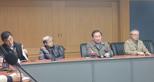 ����ġ���ǻ���ȸ ���Ű�������ȸ�� ���� 12�� ��ޱ��ڰ���ȸ�� ������.