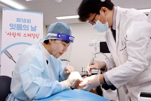 ġ���ǻ� ����� ������ �ǿ��� �����ϸ��� �����ϰ� �ִ�.&nbsp;