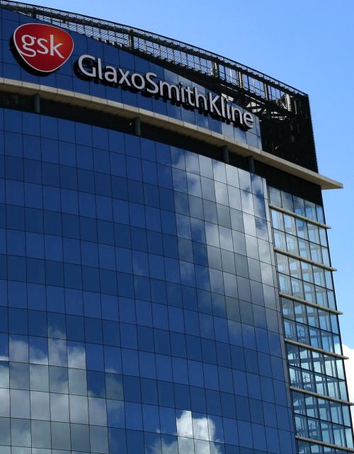 GSK Ʈ  [=Ian Wilson, CC BY 2.0, via Wikimedia Commons]