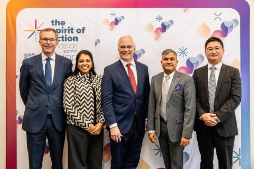 (���ʺ���) �� �Ƹ� ���ð� ����Ʈ����Ʈ CEO, ������ �Ʊ׶�� MSD Health Equity &amp; Partnerships �ι� �λ���, ������ ���� CEPI CEO, �� ��� ������������ CEO, ������ SK���̿����̾� BD2������ 21�� ������ �ٺ������� ���ֵ� �����������(WEF)���� ������ ���̸� ������ ��� ���� �ݵ� �� ���¿� ���� ��ǥ�� �� ����Կ��� �ϰ� �ִ�. [����=SK���̿����̾�]