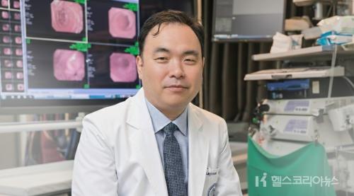 �Ǳ��뺴�� ��ȭ�⳻�� �ֿ��� ������ ����ǿ��� ��� ���ϰ� �ִ�. �� ������&nbsp;���ڰ��鿪�� ����(Autoimmune Hepatitis, AIH)���� ����,&nbsp;����ġ�� �ƴ϶� ��Ⱓ ����(Remission) ���¸� �����ϴ� ���� ġ�� ��ǥ����� ���ߴ�.