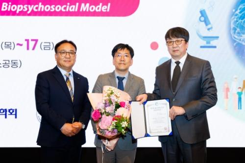 ���κ��� ���Űǰ����а� �̹��� ����(���)�� �Ѹ����࿡�� �Ŀ��ϴ� ��7ȸ ���Ӽ��� �߸� ���л� ����Ŀ��� ��� ������ ��� �ִ�.