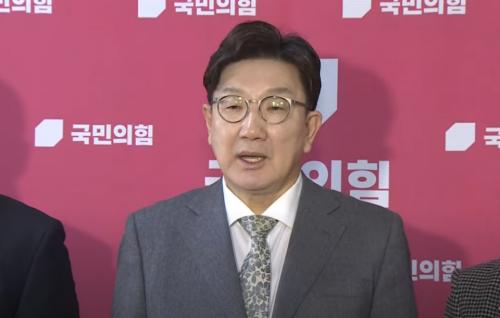 �Ǽ��� �������� ������ǥ�� 6�� ��ȸ���� ����ȸ���� ���� "2026�⵵ �ǰ����� �����ο��� 3058������ �������ڴ� ���� �ǰ��������� ����ȸ�� ���� ������ ���������� Ÿ���ϴٰ� �Ǵ��ߴ�"��, �Ǵ����� ����ȭ ��ħ�� ������ �ִ�.&nbsp;2025.03.06&nbsp;[��ó=JTBC ���� ȭ�� ĸó]