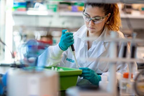 �̱� ������ ���� ���̿���� ���ƽõ�� �׶�ǻƽ��(Ascidian Therapeutics)�� �Ҽ� �������� ������ �����ϰ� �ִ�. (����=�ƽõ�� �׶�ǻƽ��)<br>