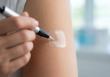 ����ũ�δϵ�(Microneedle) ����� ������ �๰���޽ý������� �ָ�ް� ������, �ٽ� ��ǰ �� ���շ� �� ������ Ȯ���� ���� �۷ι� ������ ���� ���� ���̵���� ������ �ñ��ϴٴ� ������ ���´�. [������ ����� ���ظ� ���� ���� AI ���̳��̸� �̿��� ������ �̹��� ��]