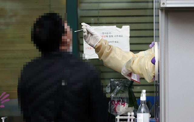 �ڷγ� �˻� ����