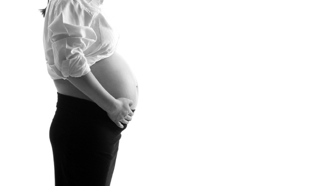 '고딩엄빠' 화제… 청소년기 임신, 몸에 독 된다