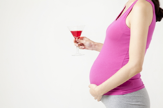 임신 전 술 좋아했다면… 거대아 출산 위험