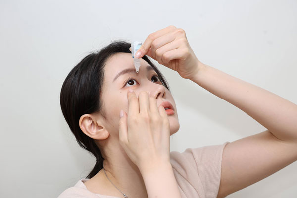 내게 꼭 맞는 인공눈물 찾는 법… 일회용? 방부제? 연고?