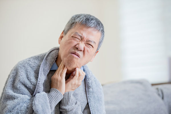 물 마셔도 끄떡 않는 가래, ‘이렇게’ 하면 잡힌다