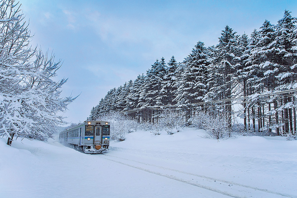 수묵화 같은 소설 '설국'의 무대… 도호쿠의 겨울 속으로