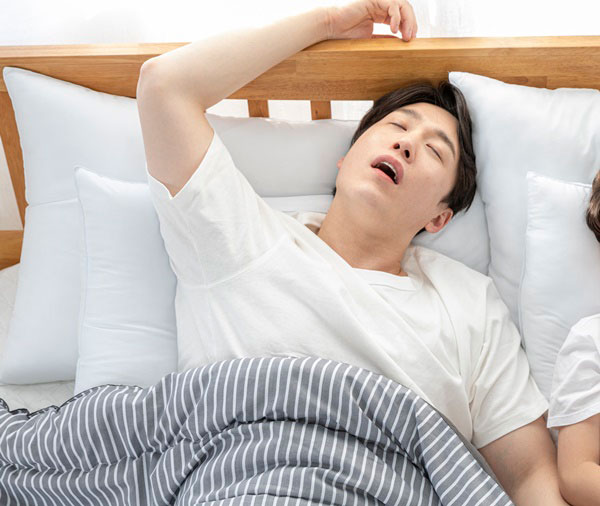 “또 자?” 머리만 대면 자는 남편, 과학적 이유 있다