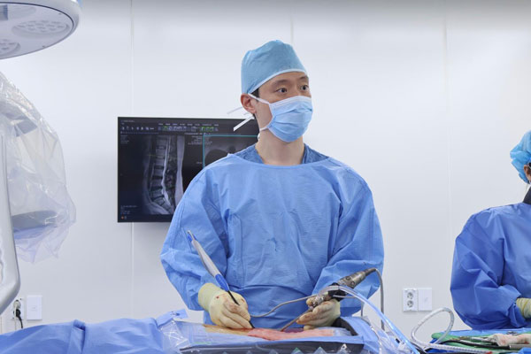 [의학칼럼] 최소침습 척추수술, 통증은 줄이고 회복은 빠르게…