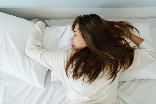 부부가 잠 따로 잘 때 생기는 치명적인 문제