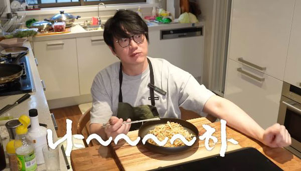 “다이어트에 안성맞춤” 성시경이 추천한 ‘이 샐러드’, 정체는?