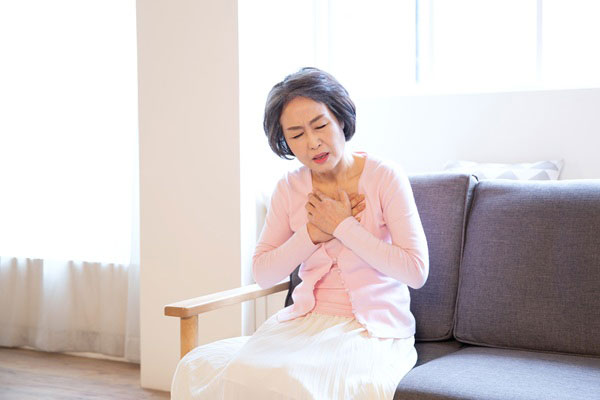 냄새 잘 못 맡기 시작했다면, ‘이 심장병’ 조심하라