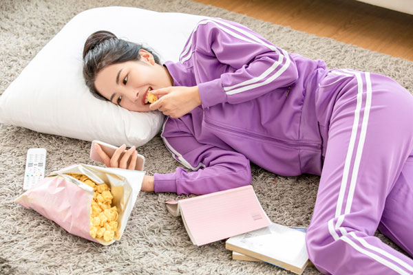 과자에 자꾸 손 가는 이유… ‘이것’ 먹어서