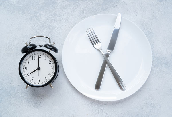 “하루 걸러 하루만” 먹는 양 ‘이만큼’ 줄이면, 살 빠지는 효과 톡톡