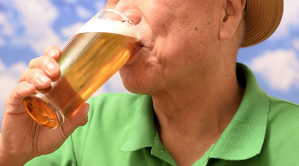 “맥주 3캔 가뿐하지”라는 사람, 뇌출혈 11년 더 먼저 겪는다