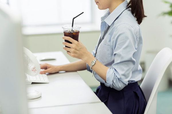 ‘디카페인 커피’ 마셔도 잠 못 자는 사람들… 이유 있었다