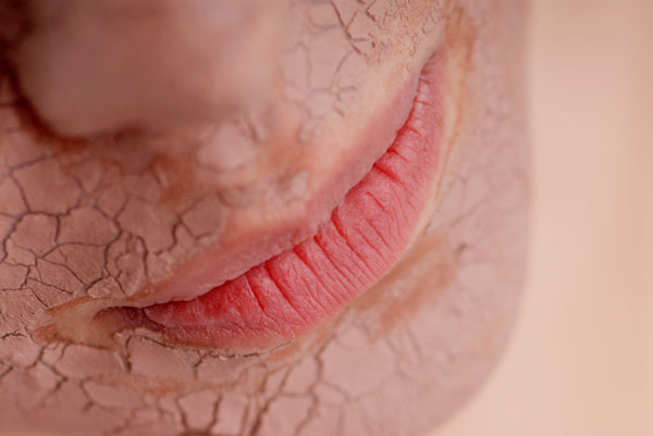 건조한 눈·코·입에 괴로운데… 물만 마시면 해결될까?