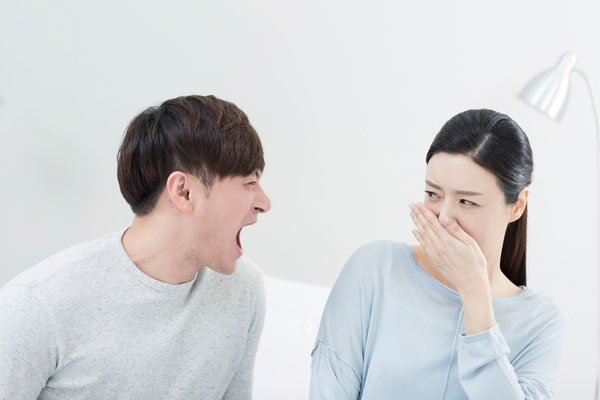 “안 나던 입 냄새, 지독해져” 최근 먹기 시작한 ‘이것’이 범인… 뭘까?