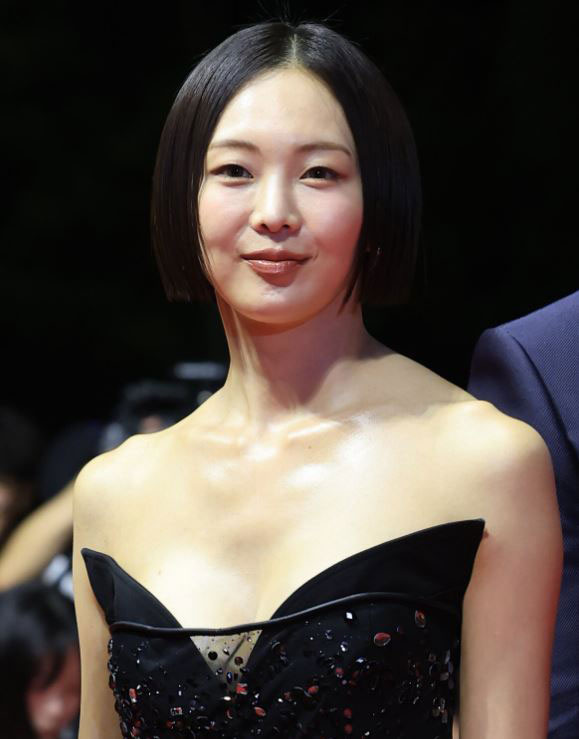 “살 빠지는 조합” 금새록, 사과와 ‘이것’ 같이 먹으라던데?