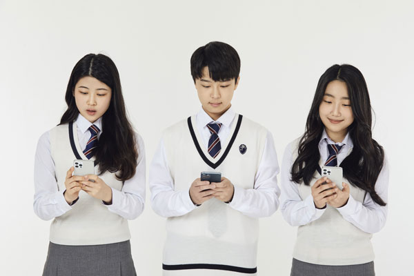 청소년 정신건강 위협하는 ‘디지털 과의존’, 어떻게 막나?