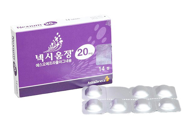 역류성 식도염 약 먹고 속 더 쓰린데… 계속 복용해도 될까?