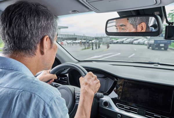 고령 운전자 141명 석달간 지켜보니… “페달 오조작 의심 71건”