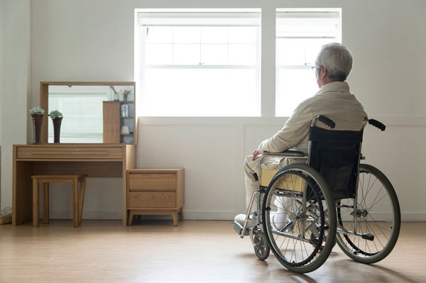 늘어나는 고독사… AI가 돌봄 공백 메울까