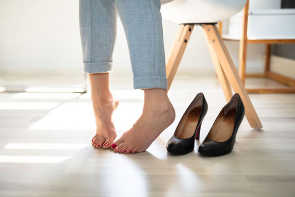 “휜 엄지발가락 방치하면 다른 발가락도 함께 무너져요”