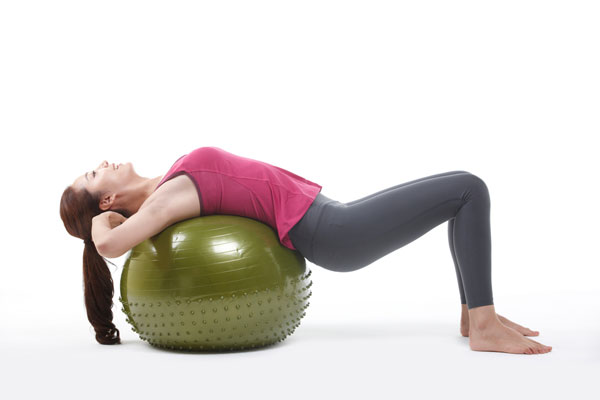 출렁이는 뱃살 빼려면? 불룩한 등살 빼려면? 나잇살 부위별 공략법, 뭘까